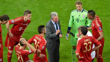 Jupp Heynckes gibt den Bayern Anweisungen