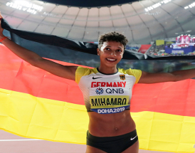 Mihambo nach ihrem WM-Sieg in Doha.
