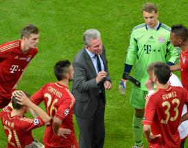 Jupp Heynckes gibt den Bayern Anweisungen