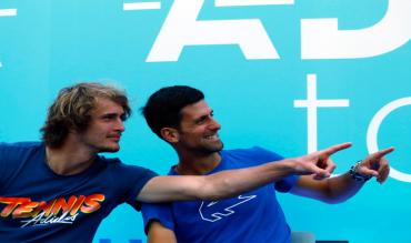 Alexander Zverev und Novak Djokovic