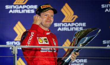 Vettel im Ferrari-Anzug