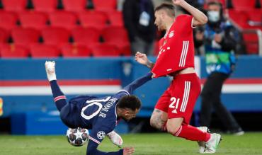 Neymar und Hernandez im in-Fight. 