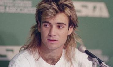 Andre Agassi bei einer Pressekonferenz