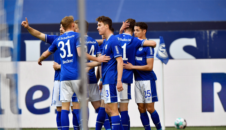 Schalkes Team in der Bundesliga 20/21 kurz vor dem Abstieg