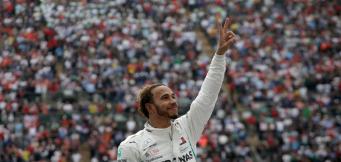 Lewis Hamilton jubelt über einen WM-Titel