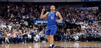 Dirk Nowitzki im Trikot der Dallas Mavericks