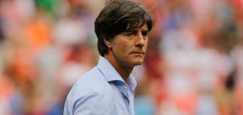 Jogi Löw an der Seitenlinie. 