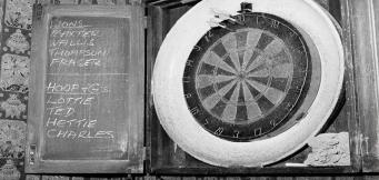 Eine Dartscheibe aus dem 20. Jahrhundert