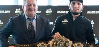 Khabib Nurmagomedov mit seinem Vater